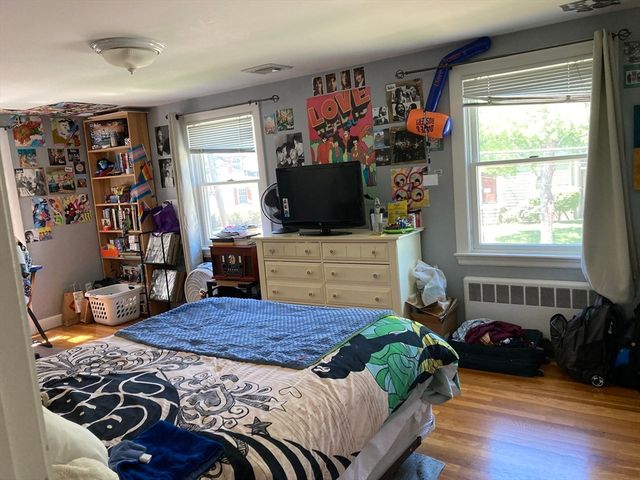 71 Fessenden St, Newton, MA 02460