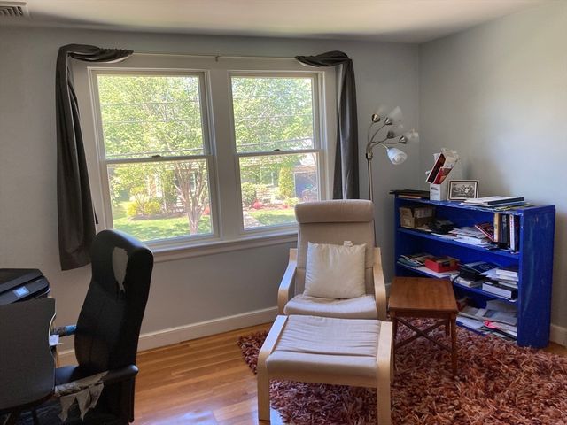 71 Fessenden St, Newton, MA 02460