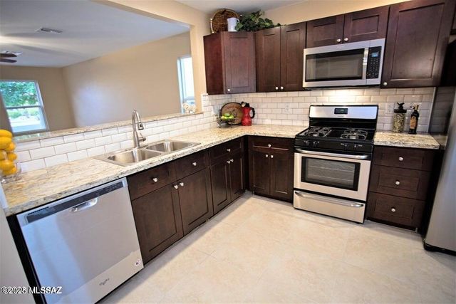 727 W Buffalo Grass Drive, Oro Valley, AZ 85755