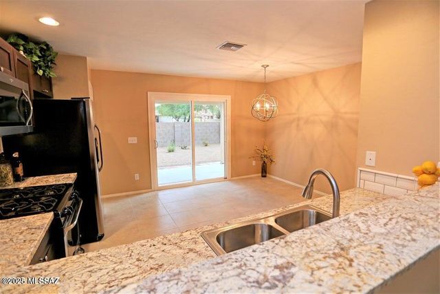 727 W Buffalo Grass Drive, Oro Valley, AZ 85755