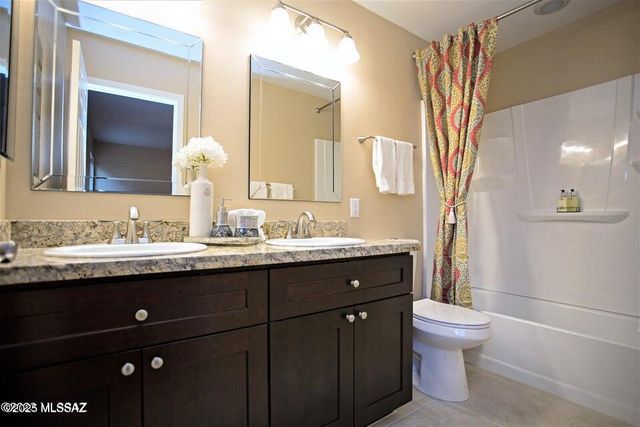 727 W Buffalo Grass Drive, Oro Valley, AZ 85755