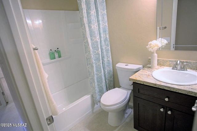 727 W Buffalo Grass Drive, Oro Valley, AZ 85755