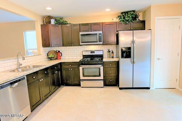 727 W Buffalo Grass Drive, Oro Valley, AZ 85755