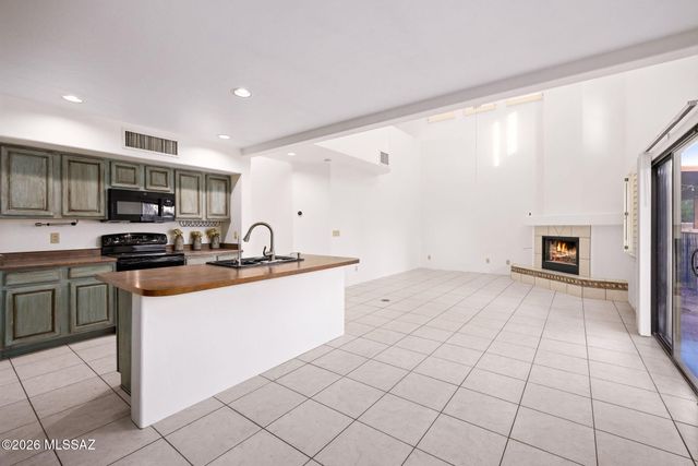 8786 E Corte Caida Del Sol, Tucson, AZ 85715