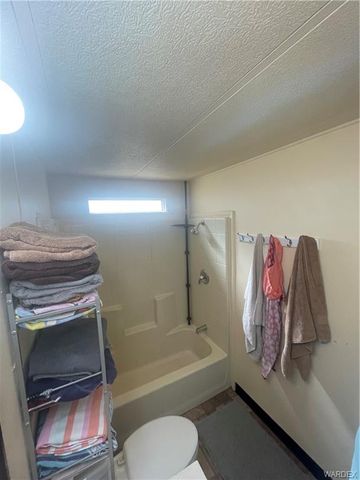 2950 E Thompson Avenue, Kingman, AZ 86409