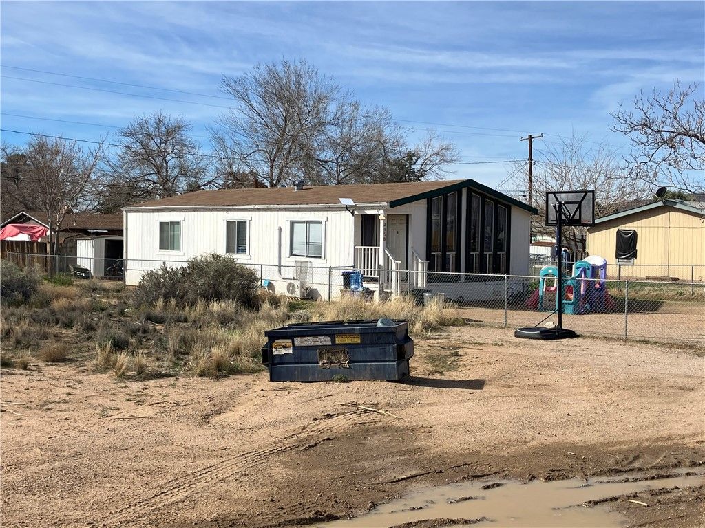 2950 E Thompson Avenue, Kingman, AZ 86409