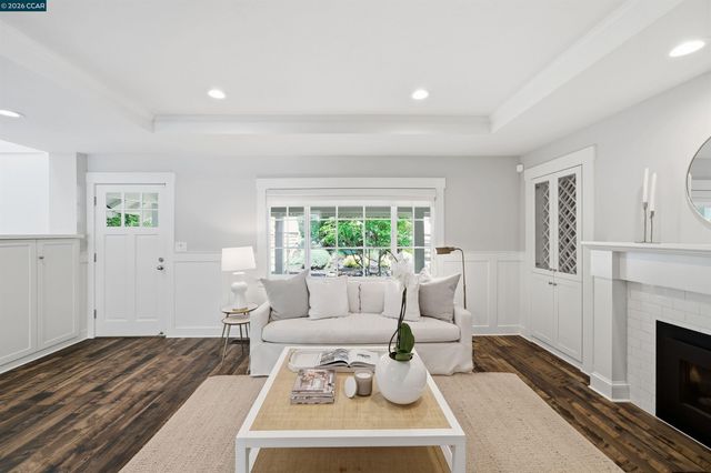 246 Overhill Rd, Orinda, CA 94563