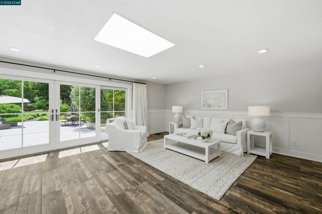 246 Overhill Rd, Orinda, CA 94563