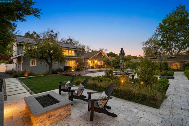 246 Overhill Rd, Orinda, CA 94563