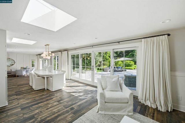 246 Overhill Rd, Orinda, CA 94563