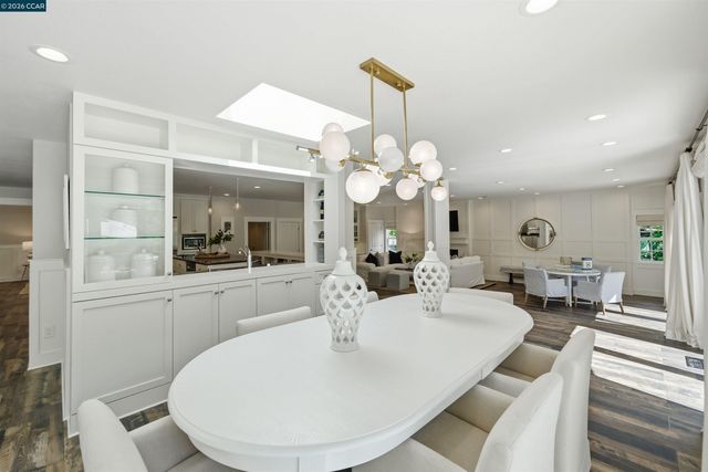 246 Overhill Rd, Orinda, CA 94563