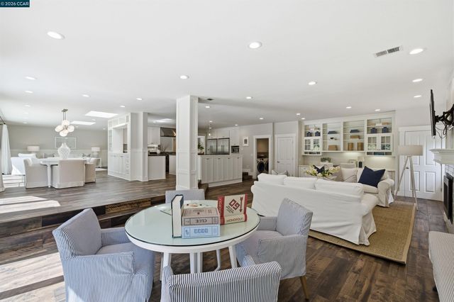 246 Overhill Rd, Orinda, CA 94563