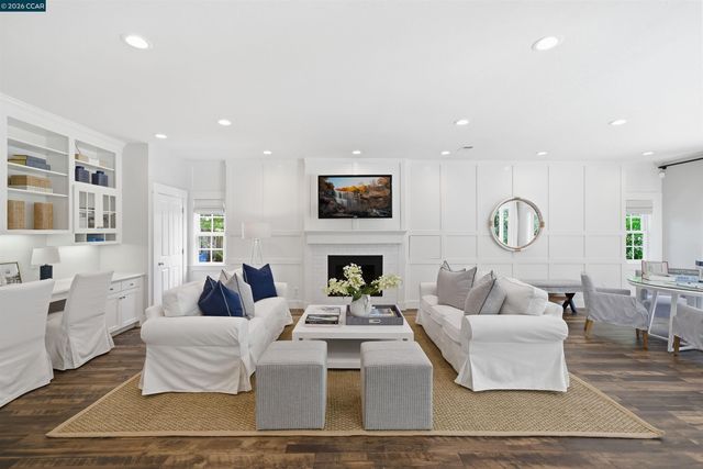 246 Overhill Rd, Orinda, CA 94563