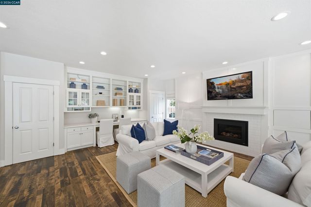 246 Overhill Rd, Orinda, CA 94563