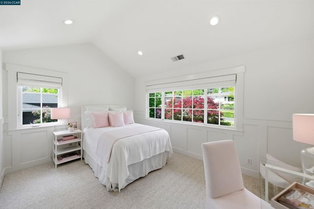 246 Overhill Rd, Orinda, CA 94563