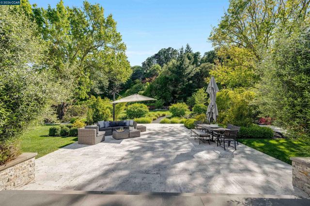 246 Overhill Rd, Orinda, CA 94563