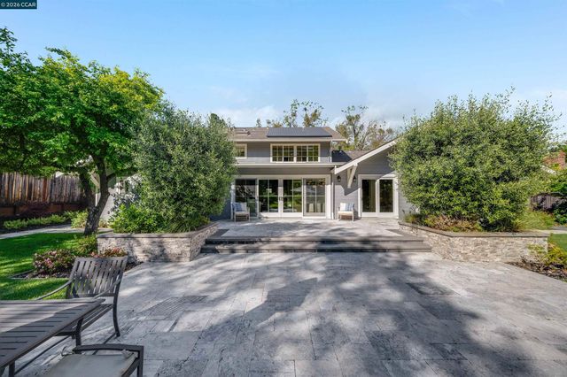 246 Overhill Rd, Orinda, CA 94563