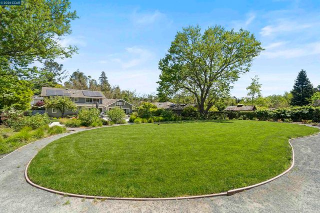 246 Overhill Rd, Orinda, CA 94563