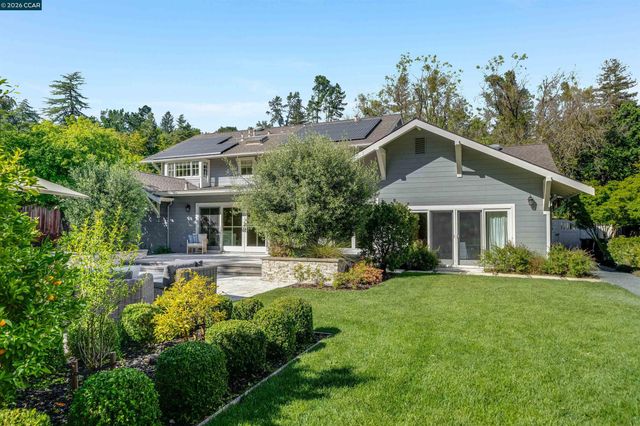 246 Overhill Rd, Orinda, CA 94563