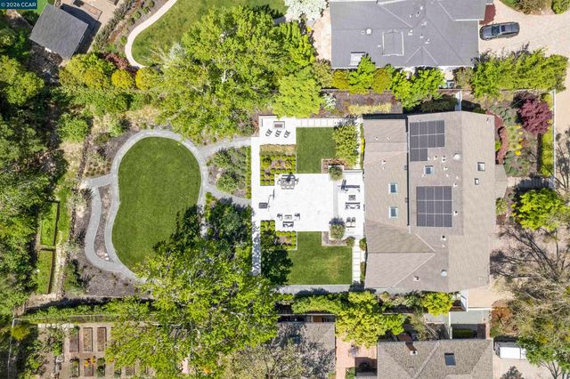 246 Overhill Rd, Orinda, CA 94563