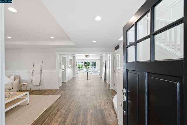 246 Overhill Rd, Orinda, CA 94563