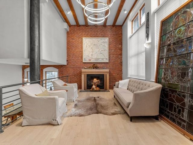 8 Newcomb 4, Boston, MA 02118