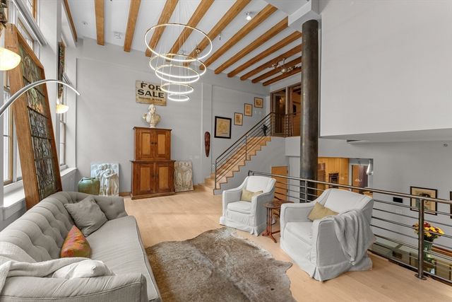 8 Newcomb 4, Boston, MA 02118