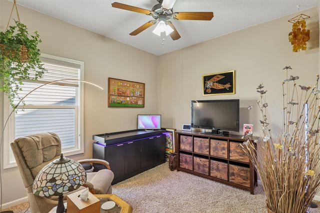 10103 N Glenstone Court, Johnston, IA 50131