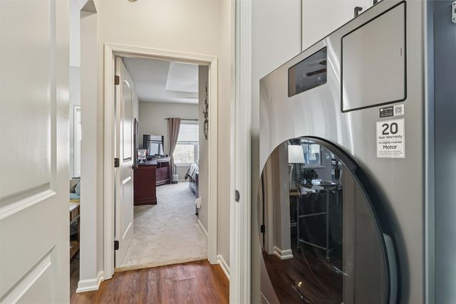 10103 N Glenstone Court, Johnston, IA 50131