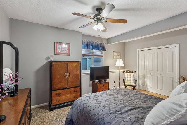 10103 N Glenstone Court, Johnston, IA 50131