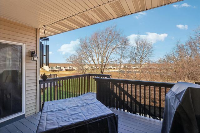 10103 N Glenstone Court, Johnston, IA 50131