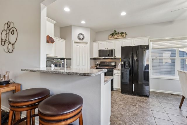 10103 N Glenstone Court, Johnston, IA 50131