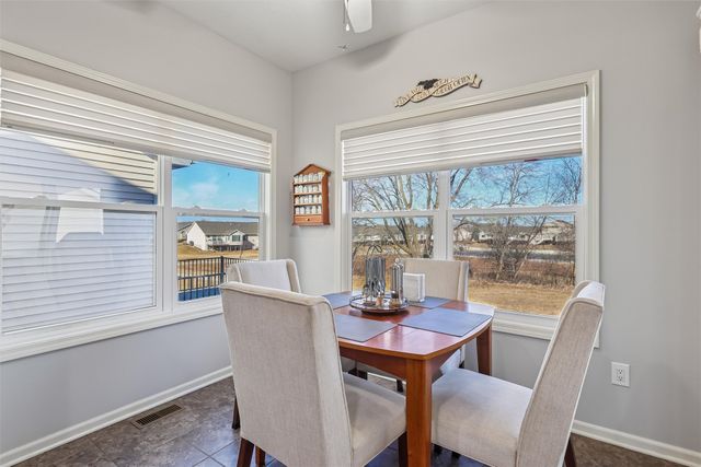 10103 N Glenstone Court, Johnston, IA 50131