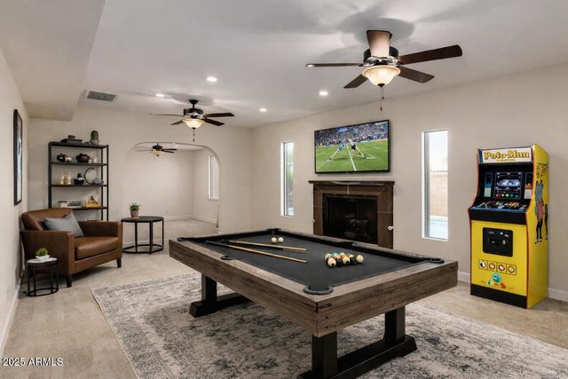 8102 E WHITTON Avenue, Scottsdale, AZ 85251