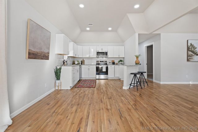 524 S Wyandotte Avenue, Bartlesville, OK 74003