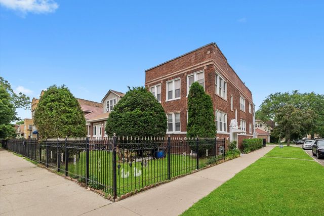 4100 W George Street, Chicago, IL 60641