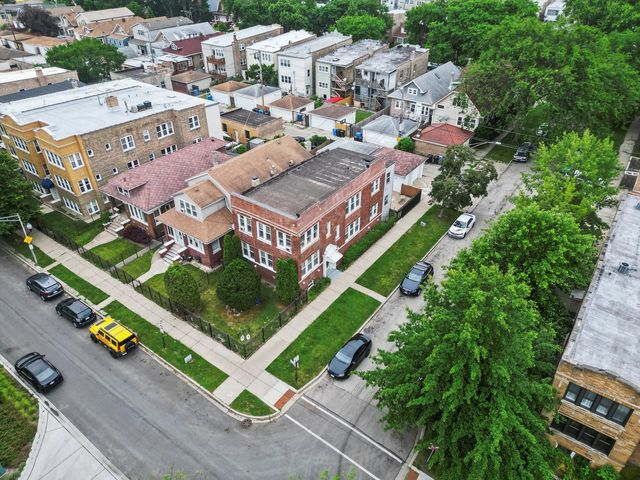 4100 W George Street, Chicago, IL 60641