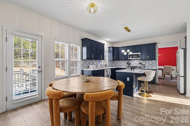 4132 Meadowview Hills Drive, Charlotte, NC 28269