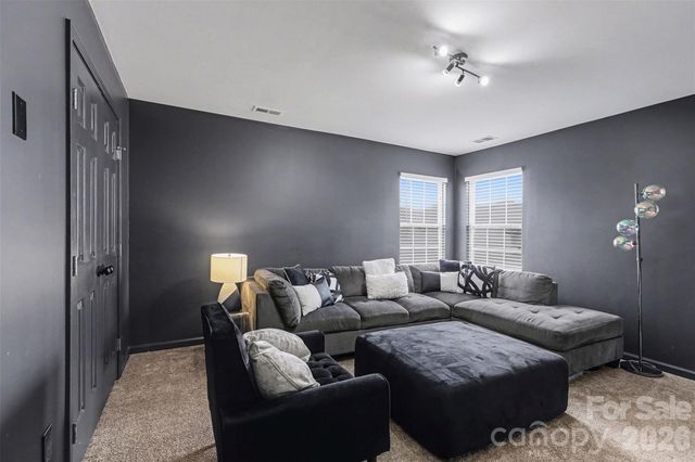 4132 Meadowview Hills Drive, Charlotte, NC 28269