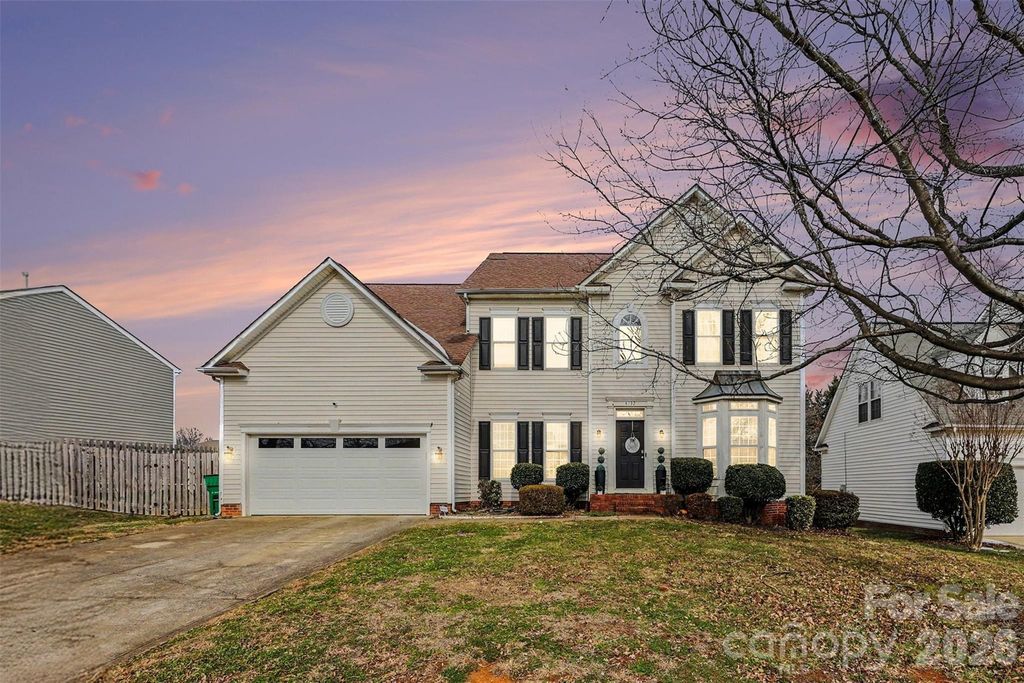 4132 Meadowview Hills Drive, Charlotte, NC 28269
