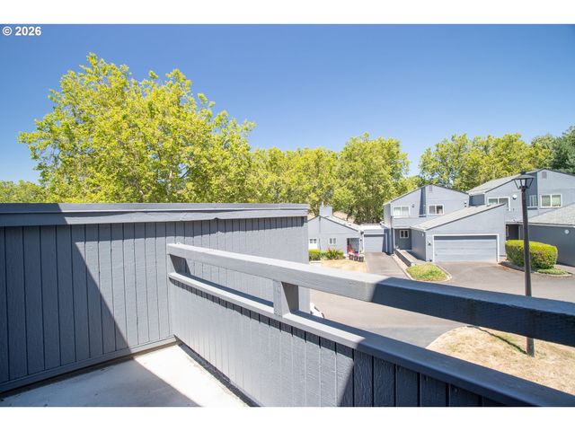 17650 Nw ROLLING HILL Ln, Beaverton, OR 97006