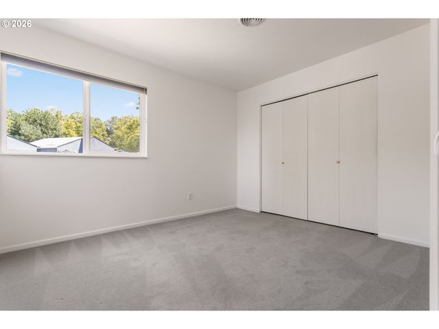 17650 Nw ROLLING HILL Ln, Beaverton, OR 97006