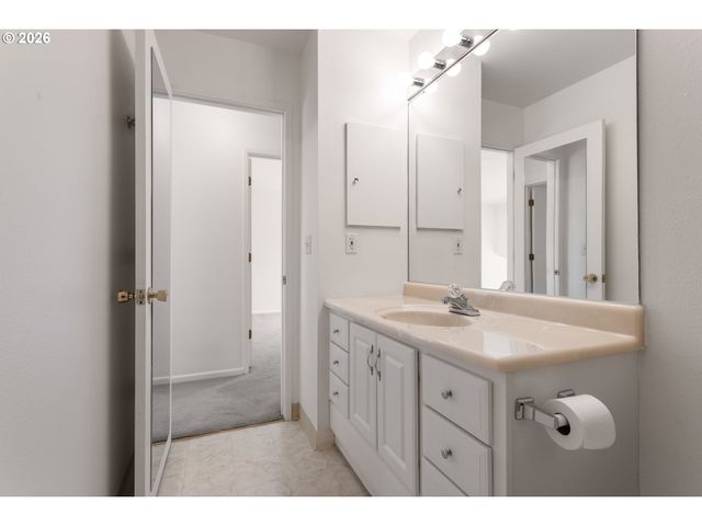 17650 Nw ROLLING HILL Ln, Beaverton, OR 97006