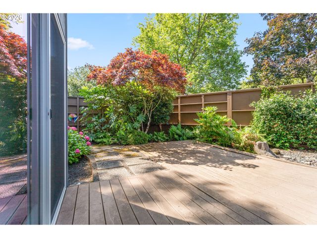 17650 Nw ROLLING HILL Ln, Beaverton, OR 97006