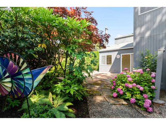17650 Nw ROLLING HILL Ln, Beaverton, OR 97006