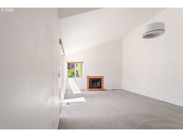 17650 Nw ROLLING HILL Ln, Beaverton, OR 97006