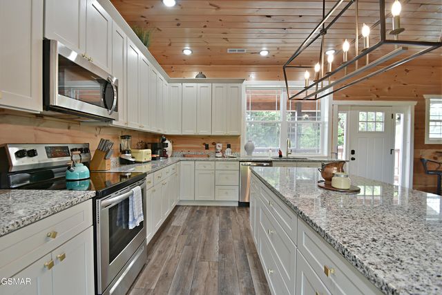 419 Stone Ridge Way, Pigeon Forge, TN 37863