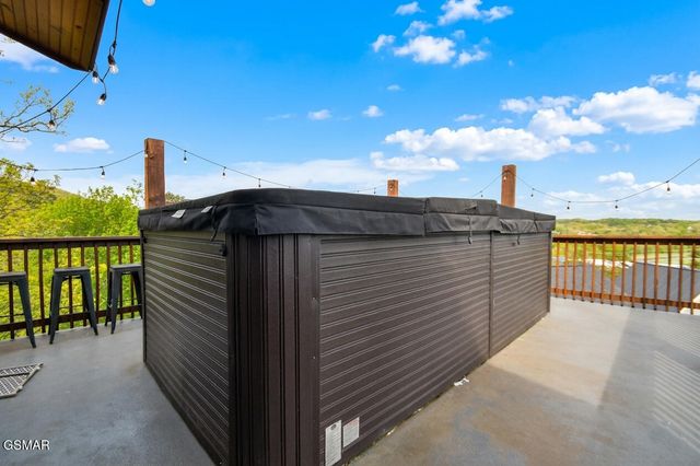419 Stone Ridge Way, Pigeon Forge, TN 37863