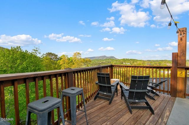 419 Stone Ridge Way, Pigeon Forge, TN 37863