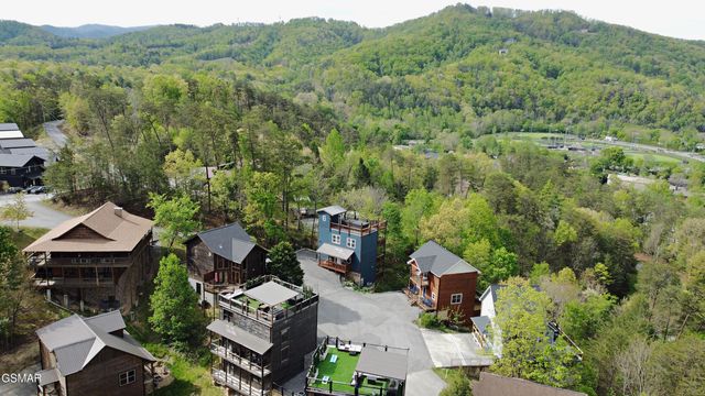 419 Stone Ridge Way, Pigeon Forge, TN 37863